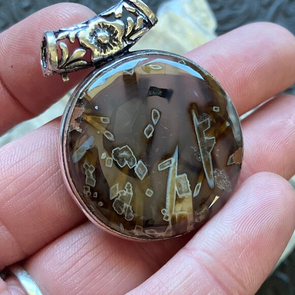 Round Stick Agate Letter F Scene Stone Crystal Jewelry Pendant - Picture 4 of 9